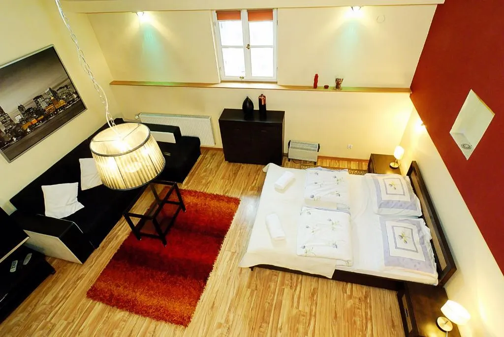 STUDIO CAPACITY 3 Room, P&J Tourist Apartments, Krakow