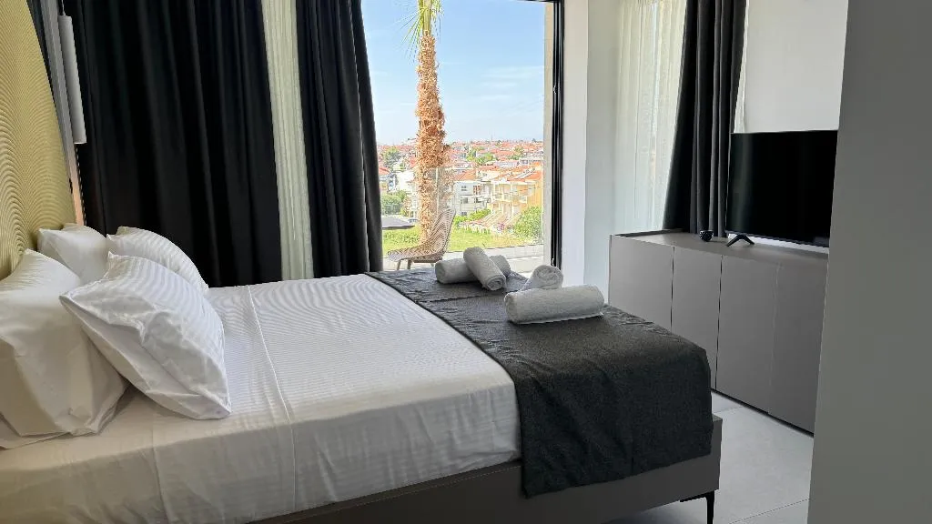 QUADRUPLE DELUXE KING BED Room, Mono Alex Kalithea, Halkidiki