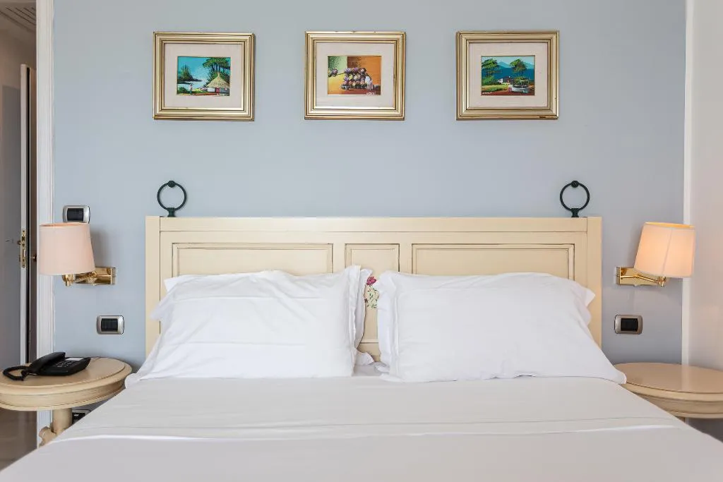 DOUBLE SINGLE USE SUPERIOR SEA VIEW Room, Cavalluccio Marino Hotel, Rome
