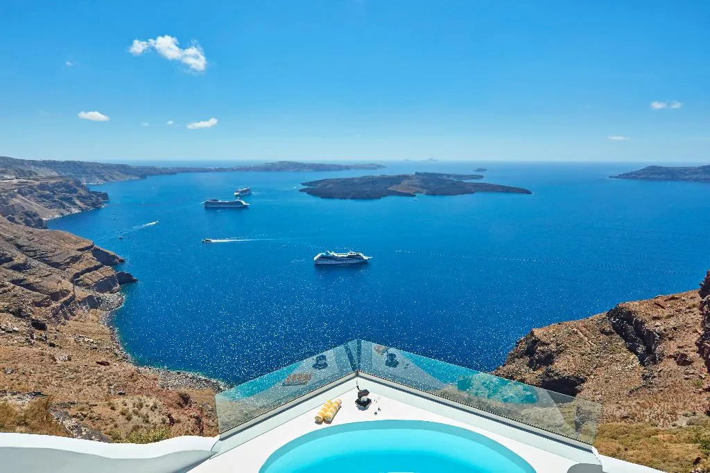SUITE WITH PRIVATE POOL Room, Katikies Chromata Santorini - The Leading Hotels, Santorini