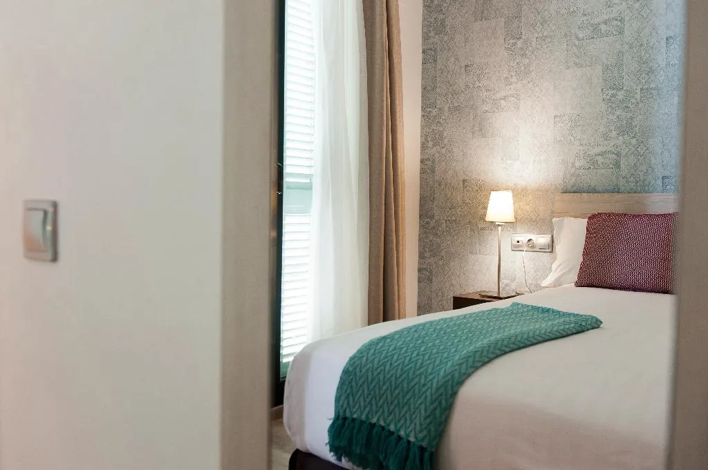 Room, MH Apartments S. Familia, Barcelona