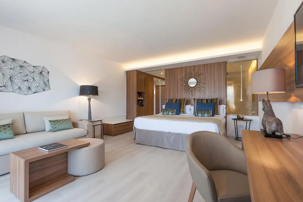 JUNIOR SUITE POOL VIEW Room, Zafiro Palace Alcudia, Majorca