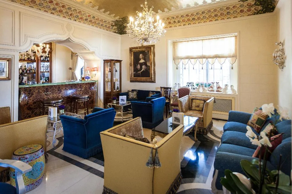 Bar, Villa e Palazzo Aminta, Milan