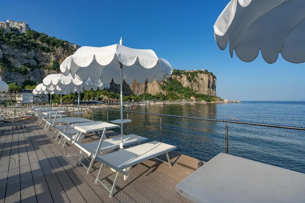 Beach, Mary Hotel, Naples
