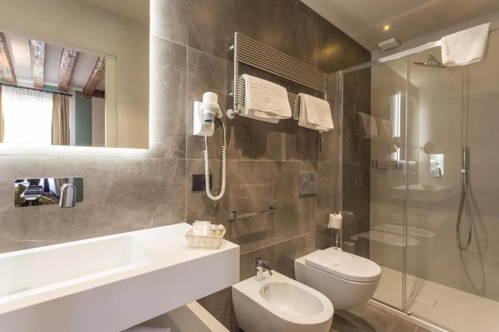 APARTMENT ONE BEDROOM ONE BATHROOM Room, Tiziano, Venice