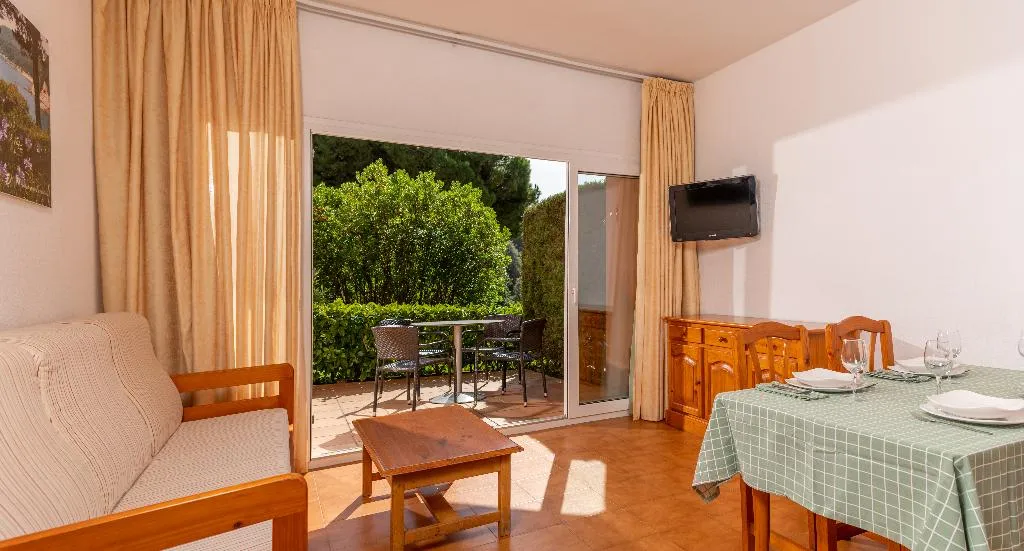 APARTMENT CAPACITY 6 Room, Albamar, Costa Brava
