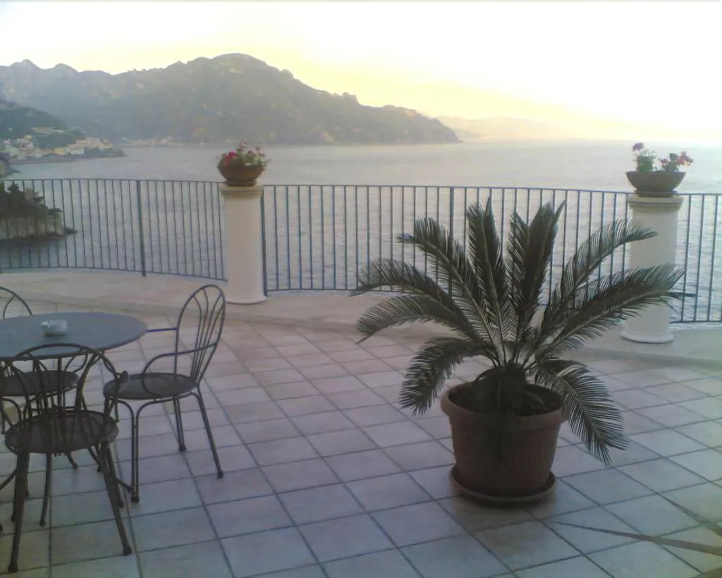 Room, Le Terrazze, Naples