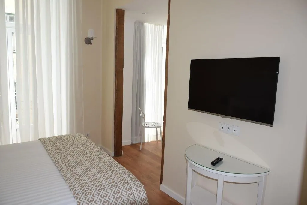 Room, Chiado Dream Apartments, Lisbon