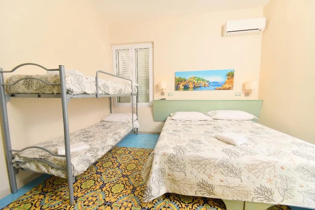 QUADRUPLE STANDARD Room, Albergo Atlantic Ischia, Naples