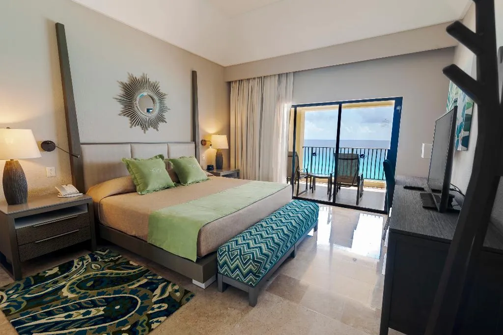 SUITE BEACH FRONT TWO BEDROOMS Room, Holiday Inn Club Vacations The Royal Sands All Inc, Cancun Area