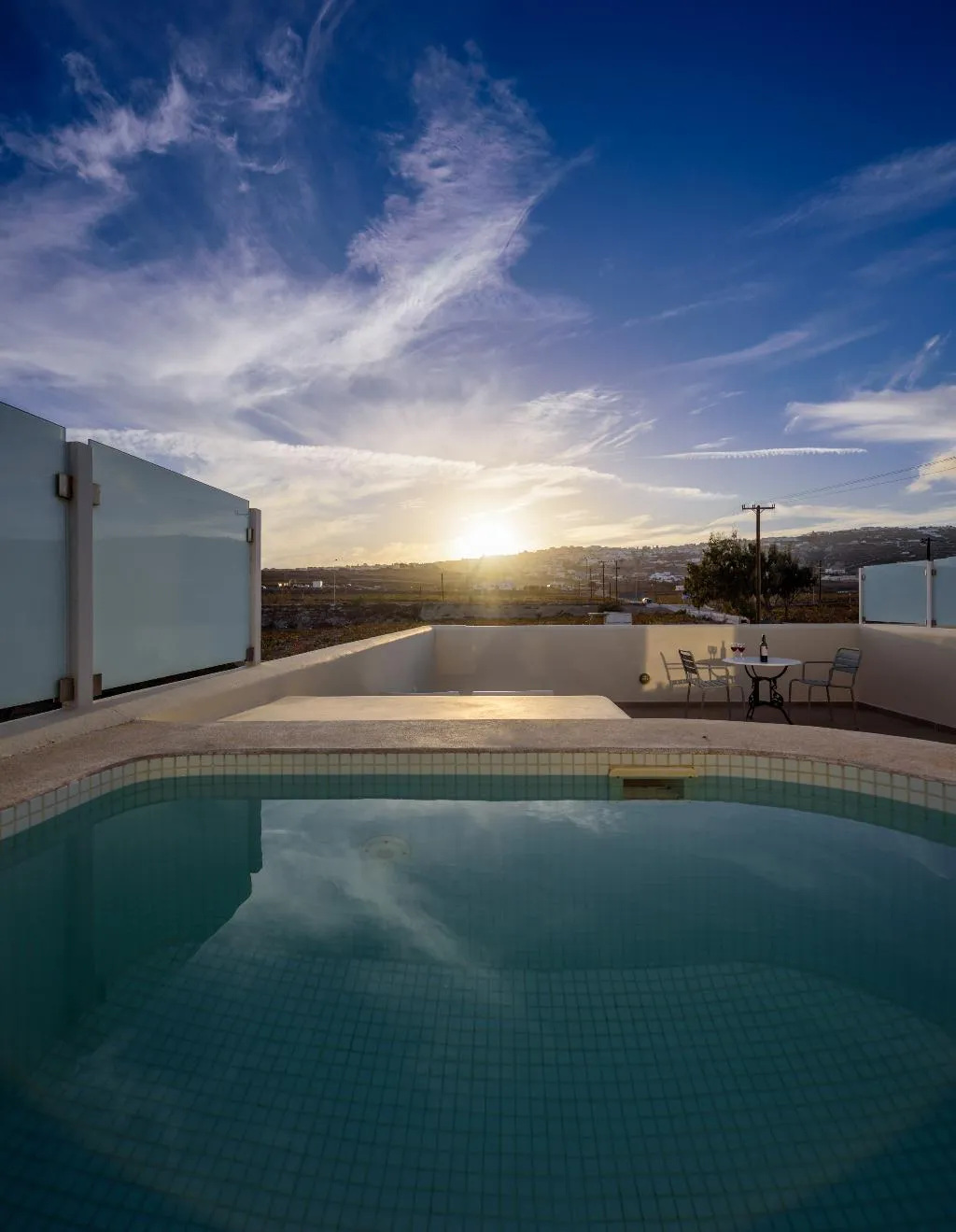 FAMILY ROOM WITH JACUZZI Room, Aliter Suites, Santorini