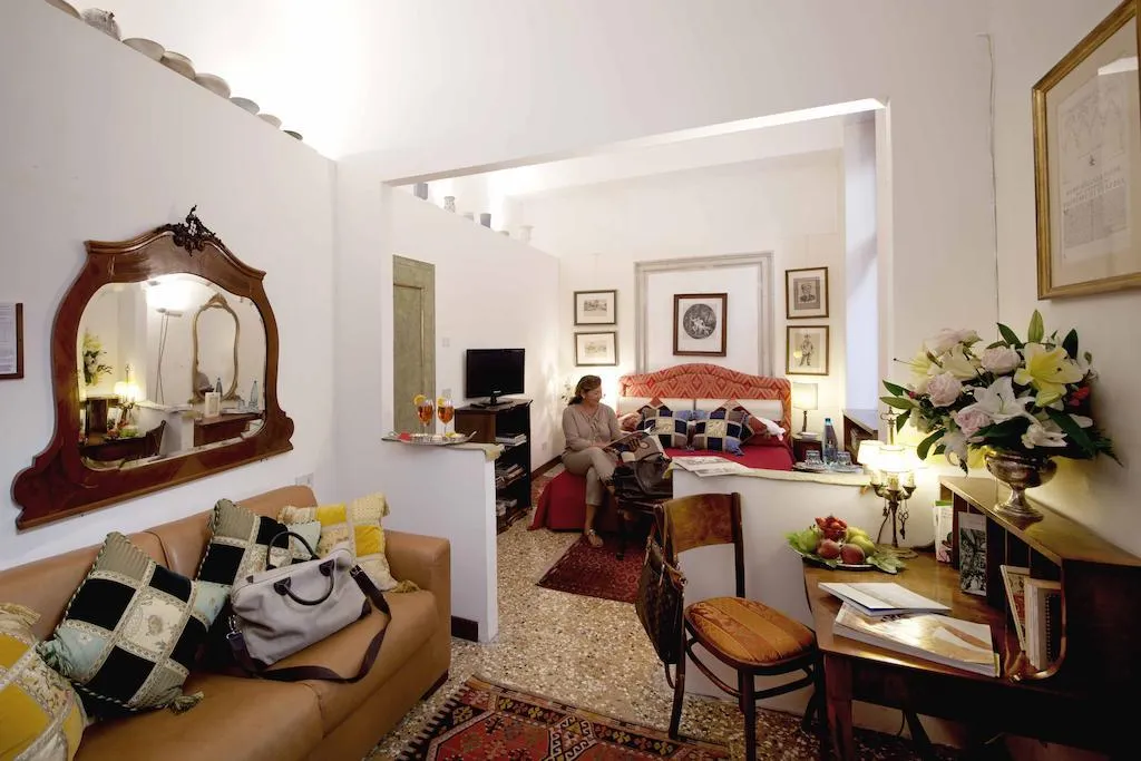DOUBLE DELUXE Room, Palazzetto Pisani, Venice