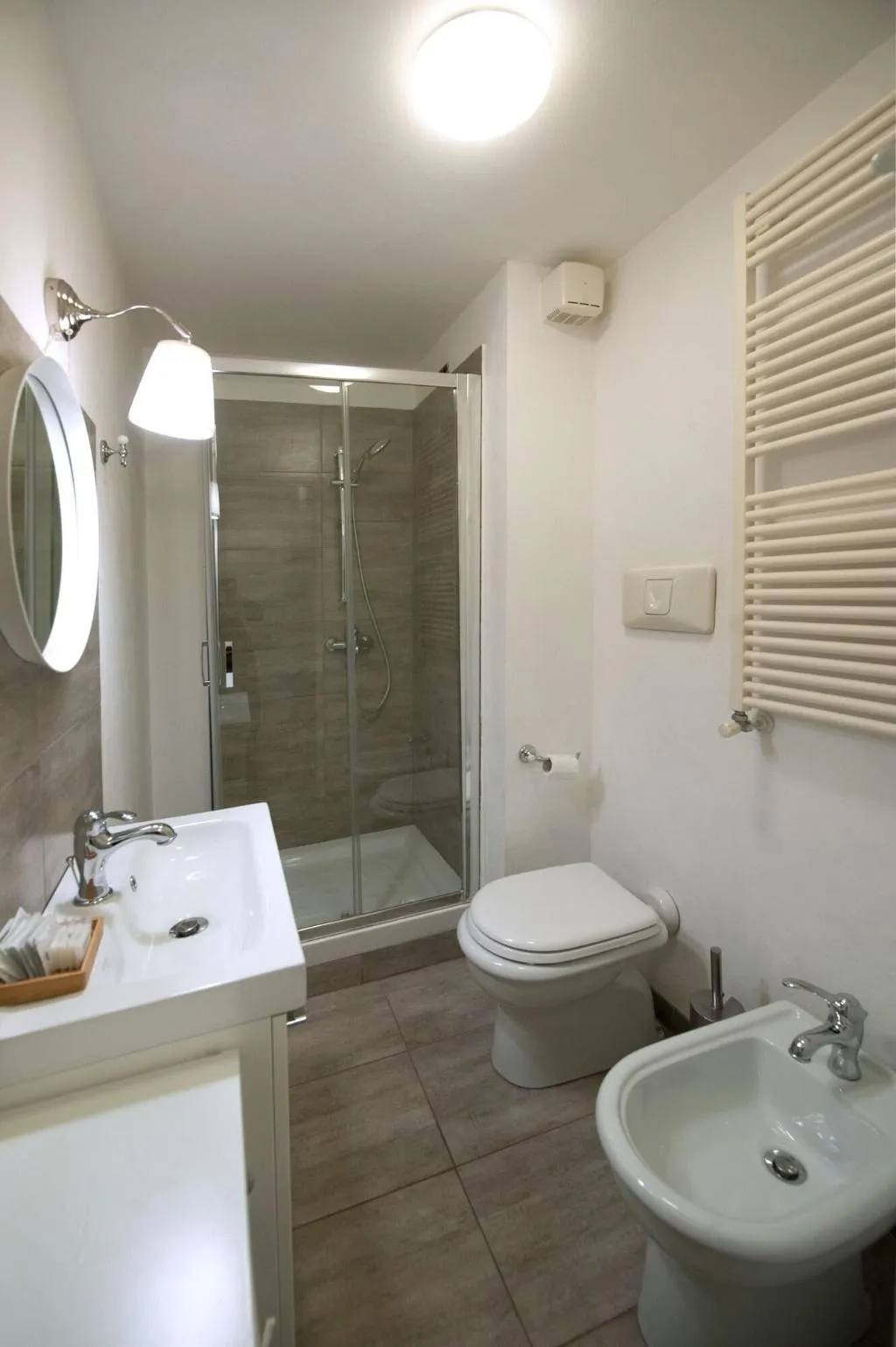 Room, Thea Monza, Milan