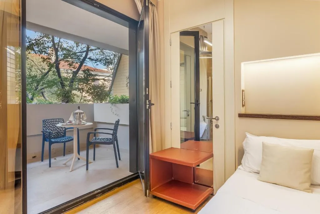 TRIPLE SUPERIOR Room, Art Hotel Navigli, Milan