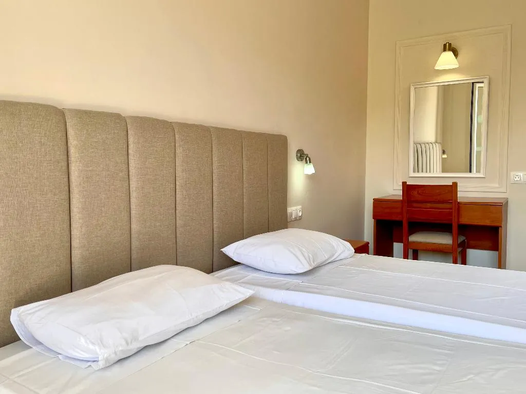 TWIN STANDARD Room, Oasis Beach Club, Corfu