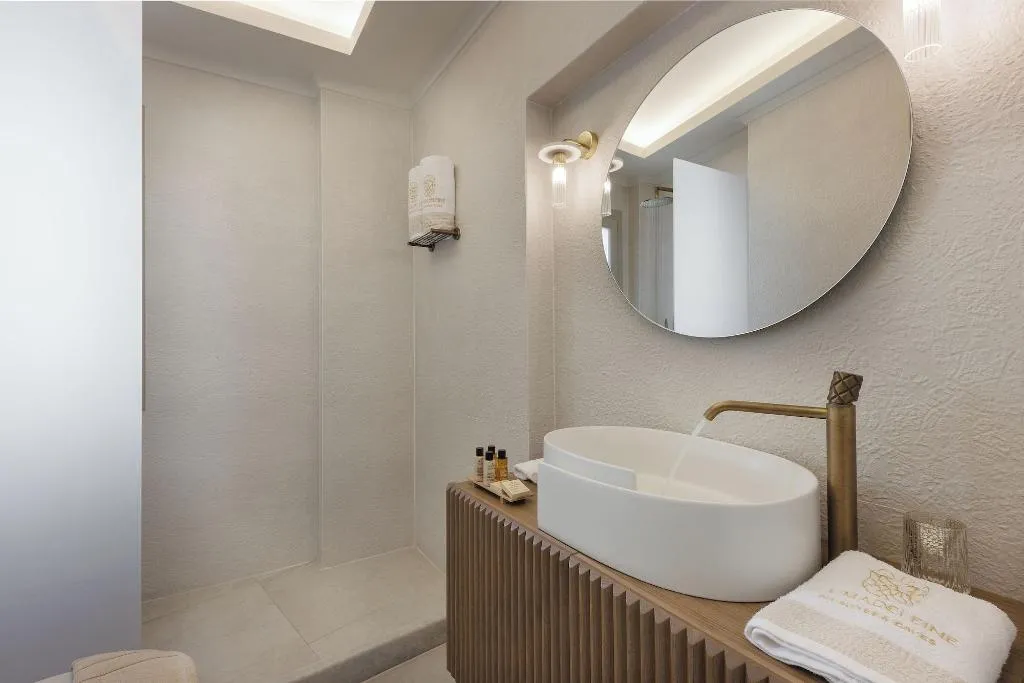 Room, La Madeleine Oia, Santorini