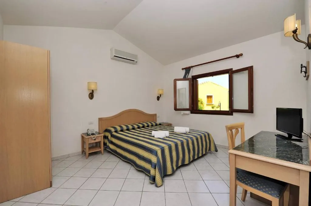 DOUBLE STANDARD Room, Cala Mirto Hotel, Olbia
