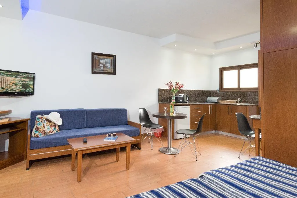 STUDIO DELUXE Room, Loutsiana Hotel & Apartments, Cyprus