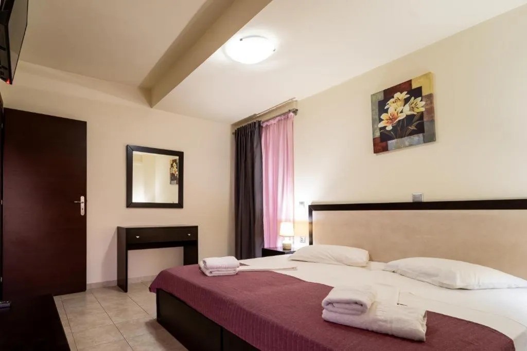 FAMILY ROOM SEA VIEW Room, Golden Rose, Crete