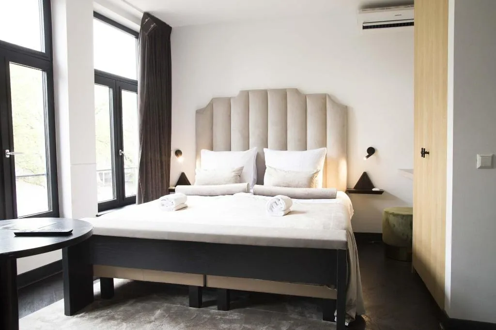 STUDIO DELUXE KING BED Room, House Of Amstel, Amsterdam