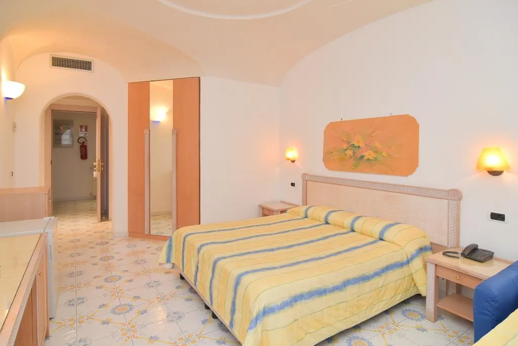 QUADRUPLE STANDARD Room, Hotel Oriente - Beach & Spa, Naples
