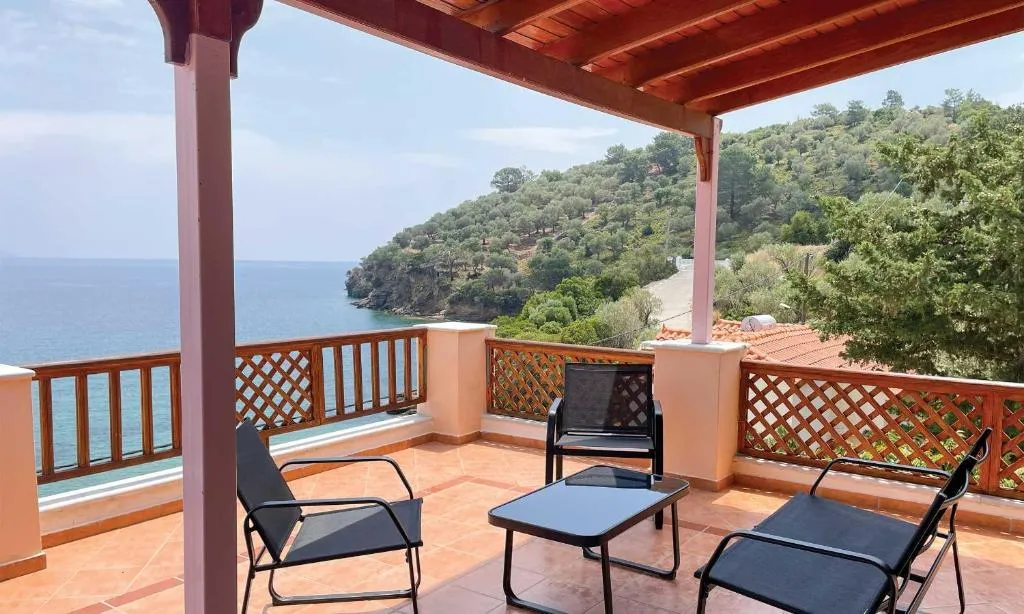APARTMENT SEA VIEW TWO BEDROOMS Room, Nereides Seaside Apartments, Samos