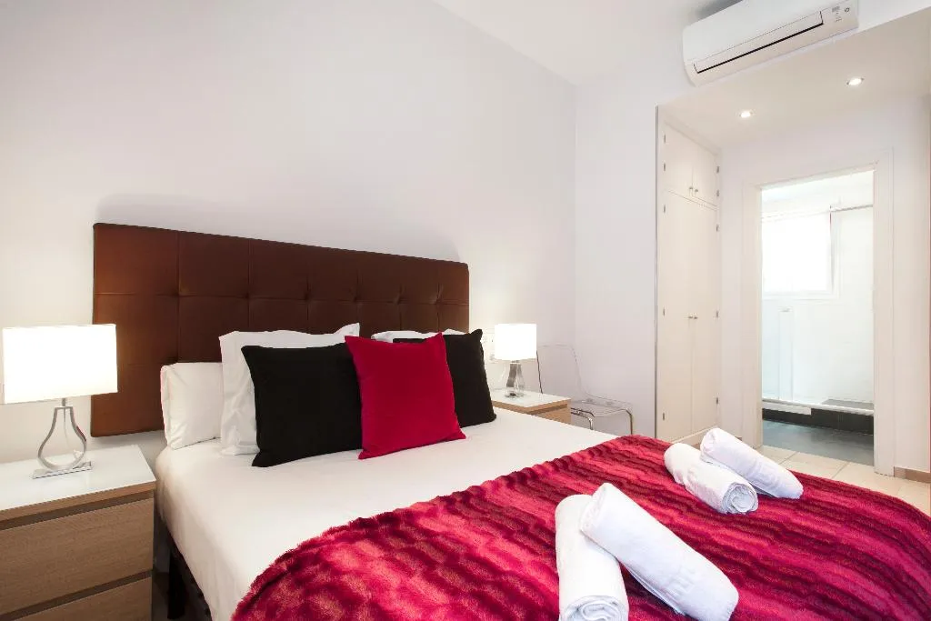 APARTMENT CAPACITY 2 TWO BEDROOMS Room, Dailyflats Barcelona Center, Barcelona