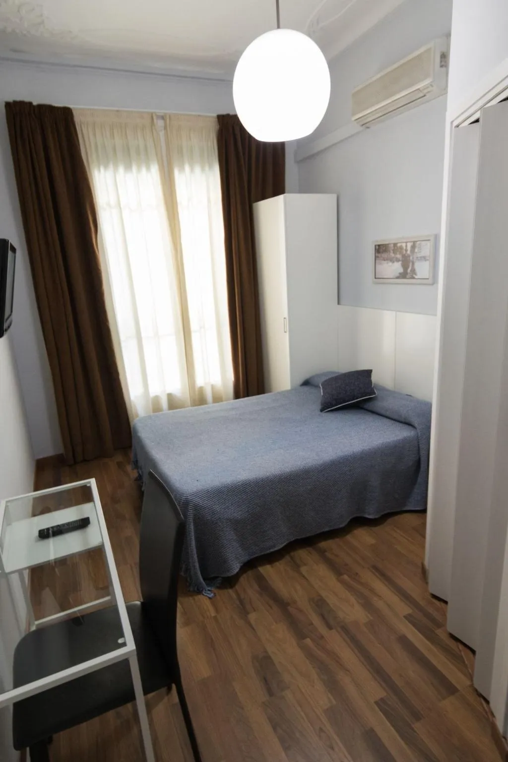 Room, Hostal Lesseps, Barcelona