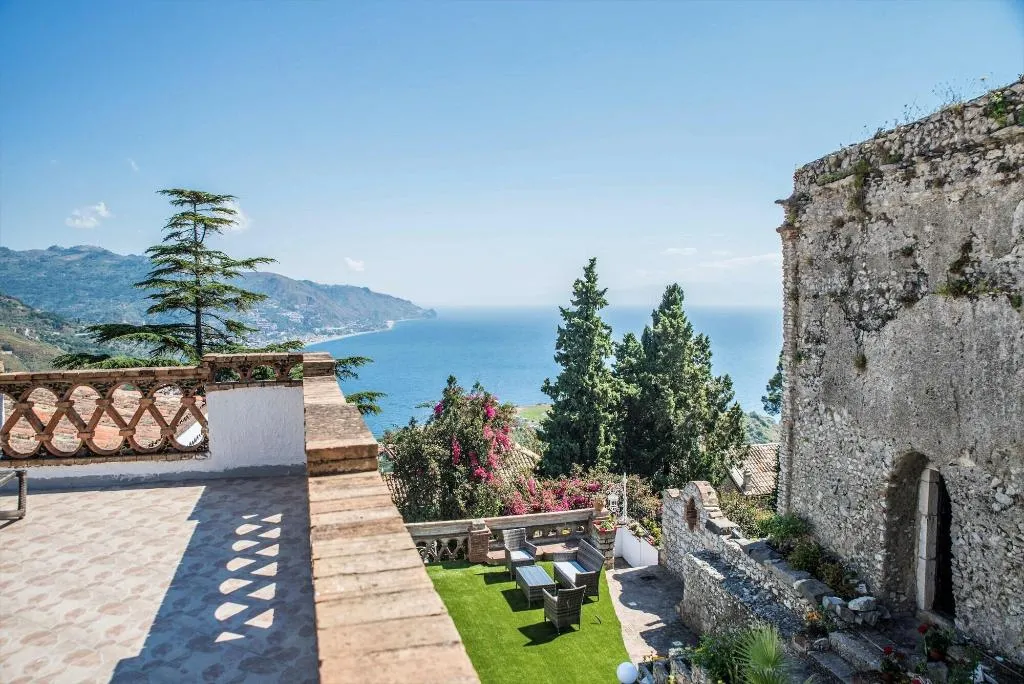 General view, Villa Fiorita, Taormina
