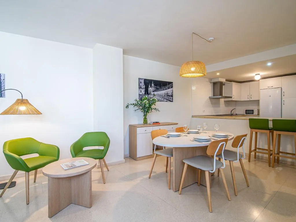 APARTMENT CAPACITY 5 TWO BEDROOMS Room, Pierre & Vacances Sevilla, Seville