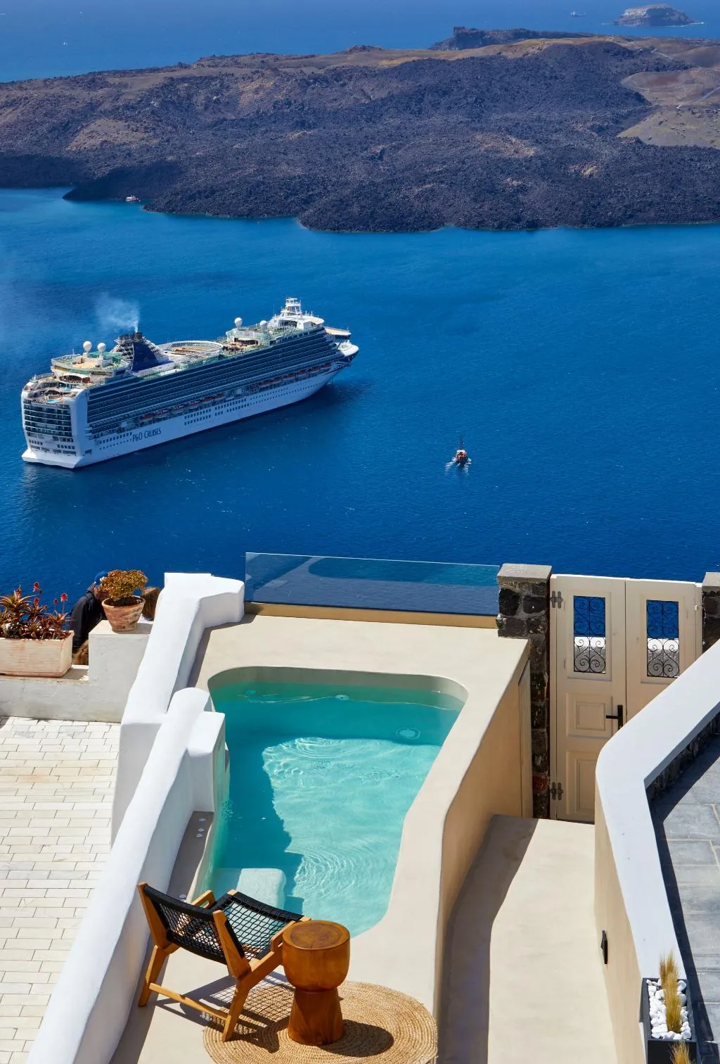 SUITE SUPERIOR WITH PRIVATE POOL Room, You And Me Suites, Santorini