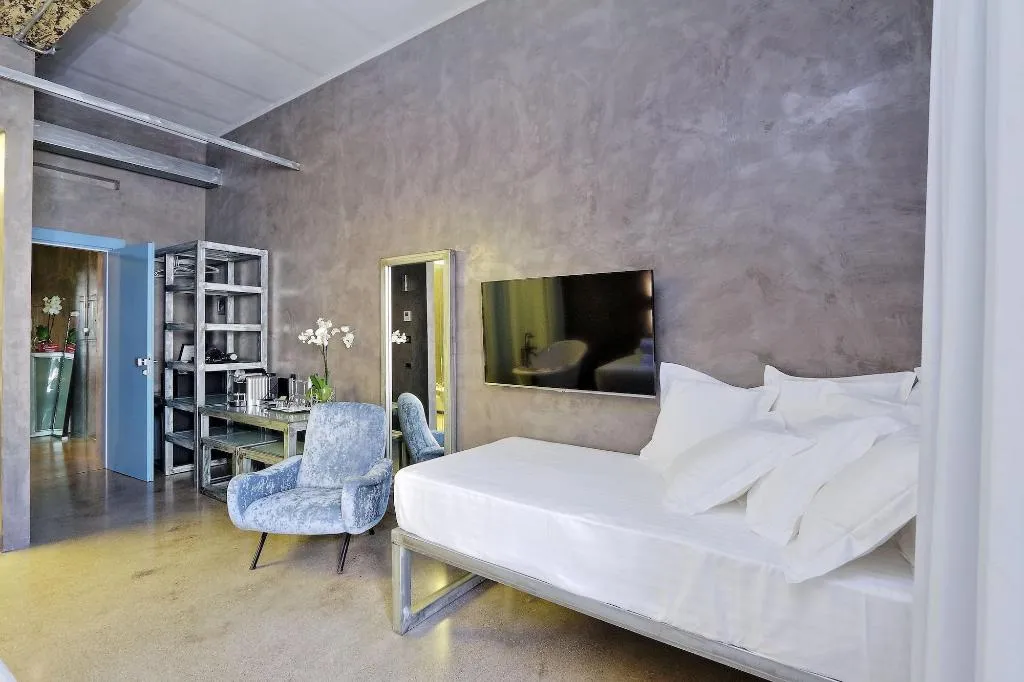 Room, Mama's Home Rome, Rome