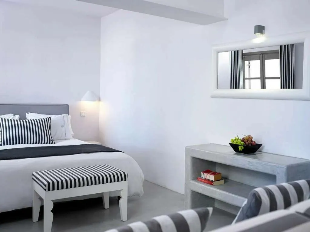 SUITE EXECUTIVE GARDEN VIEW Room, Kalisti Hotel & Suites, Santorini