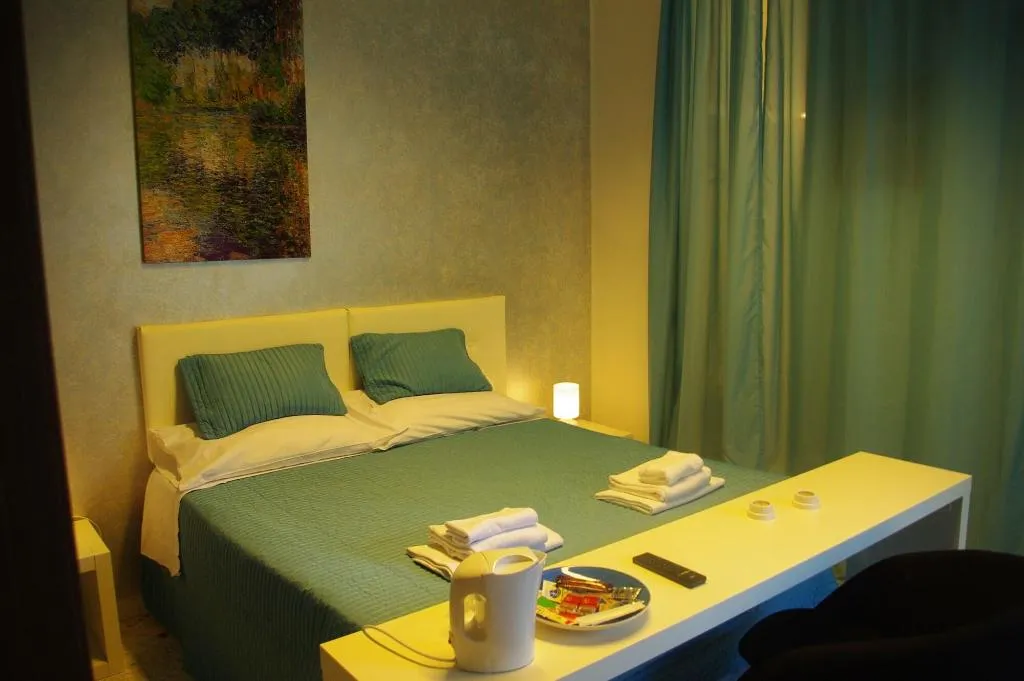 Room, Appia Avenue 639, Naples