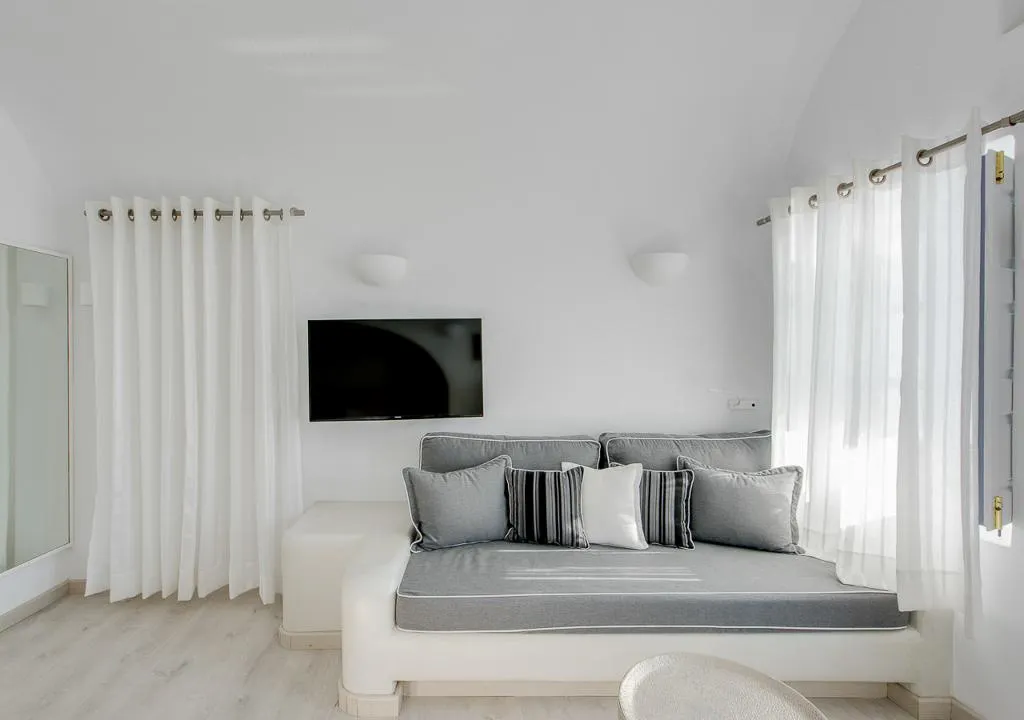 SUITE SUPERIOR WITH PRIVATE POOL Room, Infinity Suites & Dana Villas, Santorini