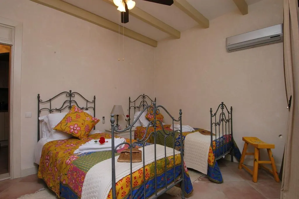 DOUBLE STANDARD Room, Gullu Konaklari, Izmir