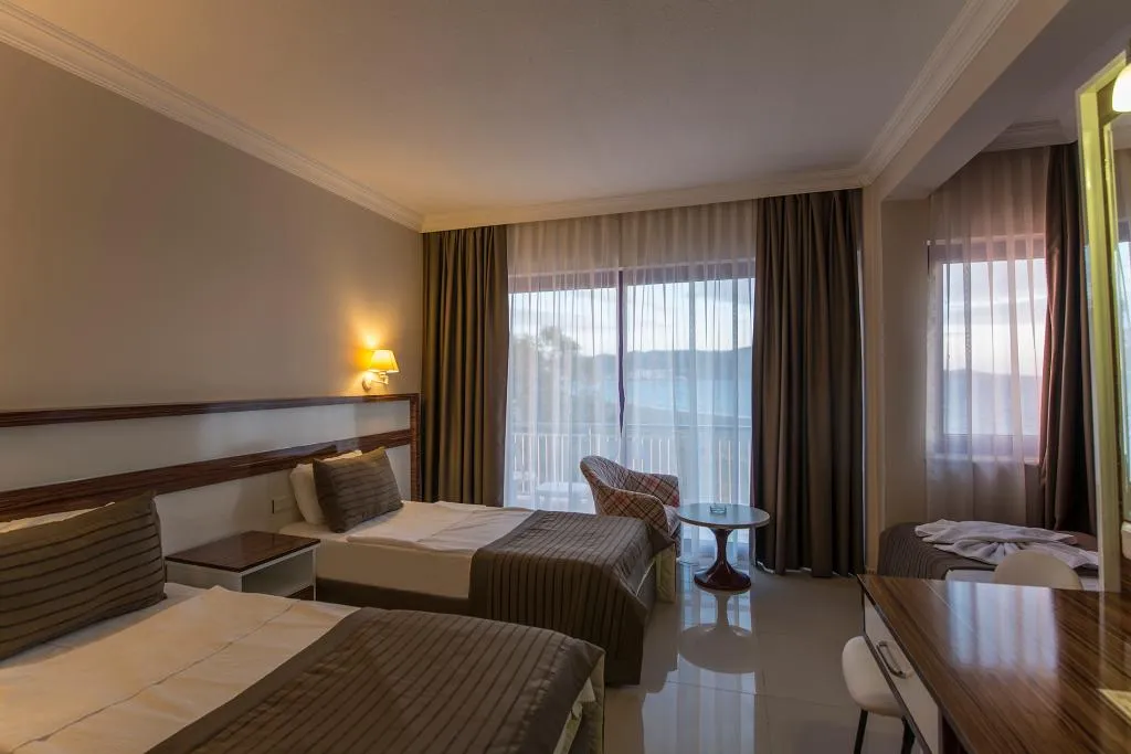 DOUBLE DELUXE SEA VIEW Room, Le Monde Beach Resort & Spa, Izmir