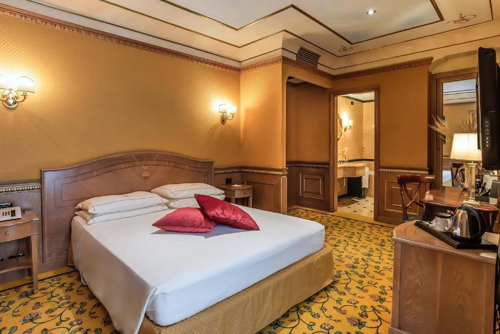 TRIPLE DELUXE Room, River Palace Hotel, Rome