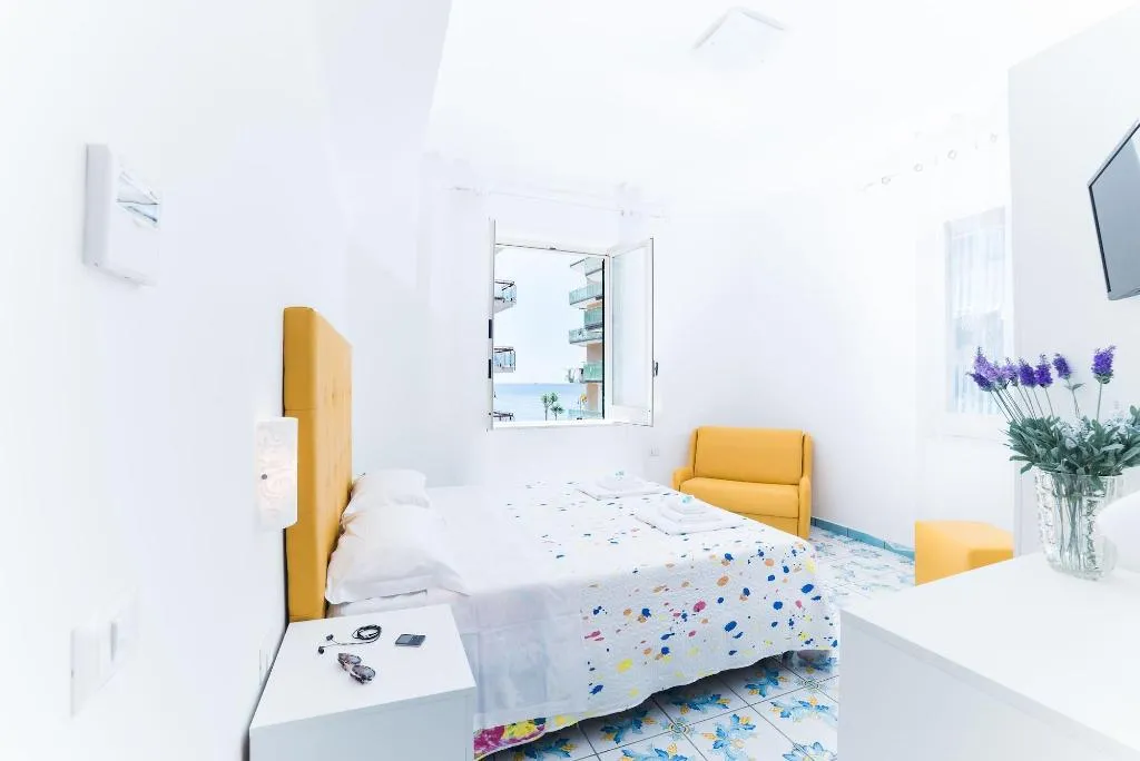 Room, La Casa Di Aurora, Naples