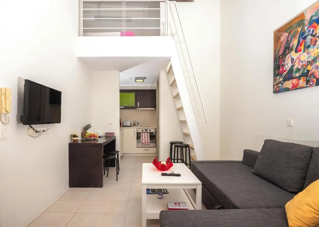Room, Vivian Art Apartments, Crete