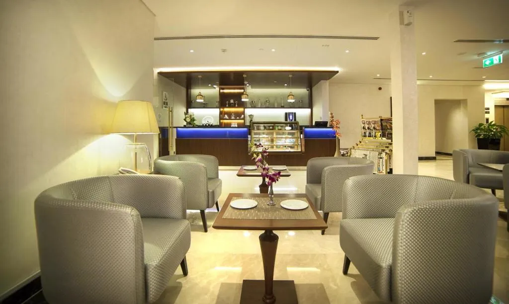 Restaurant, Raviz Center Point Hotel, Dubai