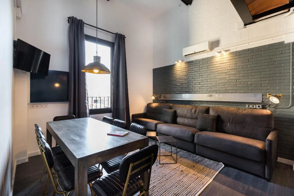 APARTMENT TWO BEDROOMS Room, La Mare by The Streets, Barcelona