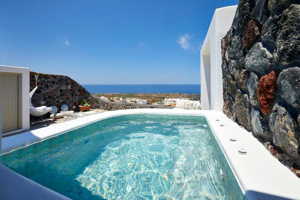 General view, Mellow Luxury Cave, Santorini