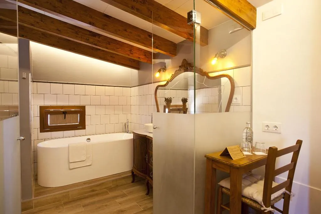 Room, Casal de Petra - Rooms & Pool, Majorca