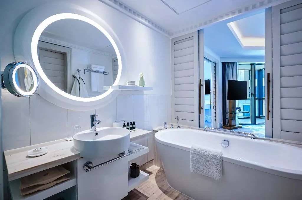 SUITE PRESTIGE Room, Sofitel Dubai Jumeirah Beach, Dubai