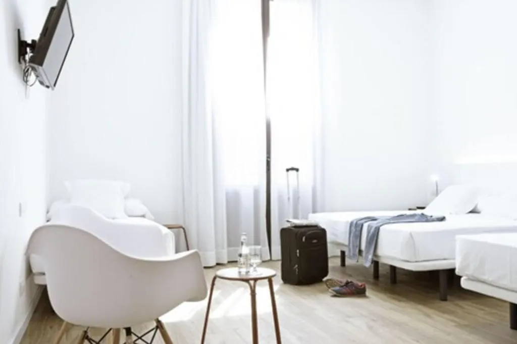 Room, Som Nit Born, Barcelona