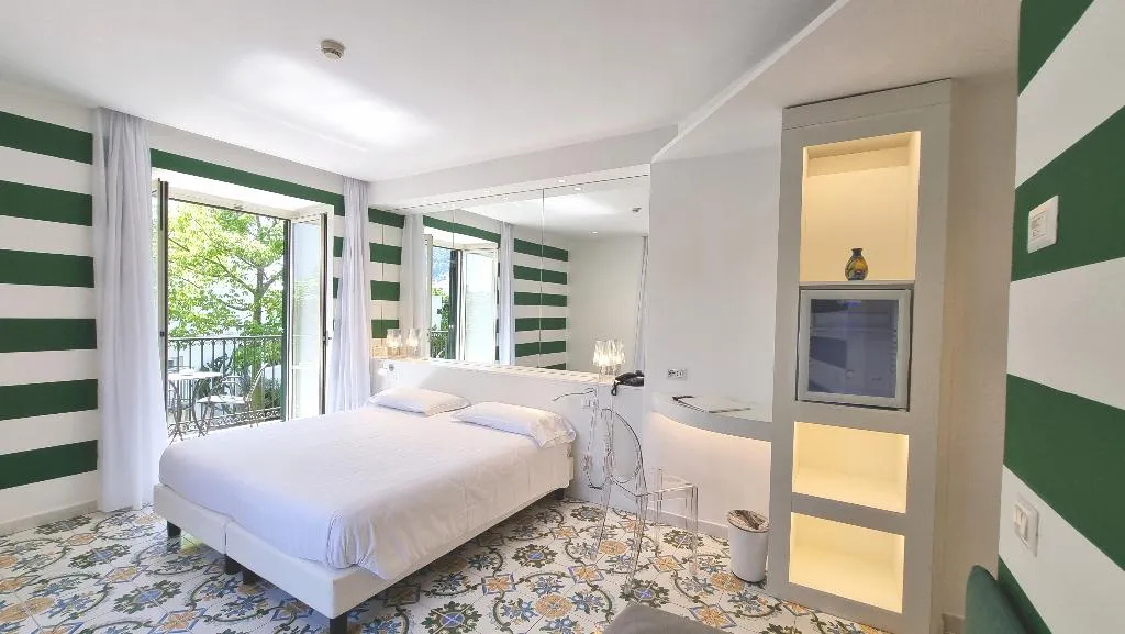 Double or Twin CLASSIC WITH BALCONY Room, Hotel Alpha, Naples