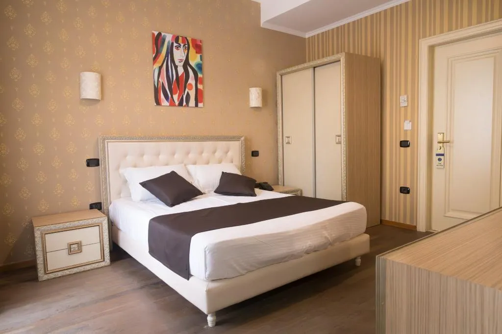 Room TWO DOUBLE BEDS Room, Amh Hotel, Durres