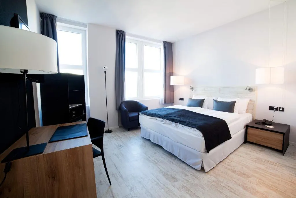 Room, Catalonia Berlin Mitte, Berlin
