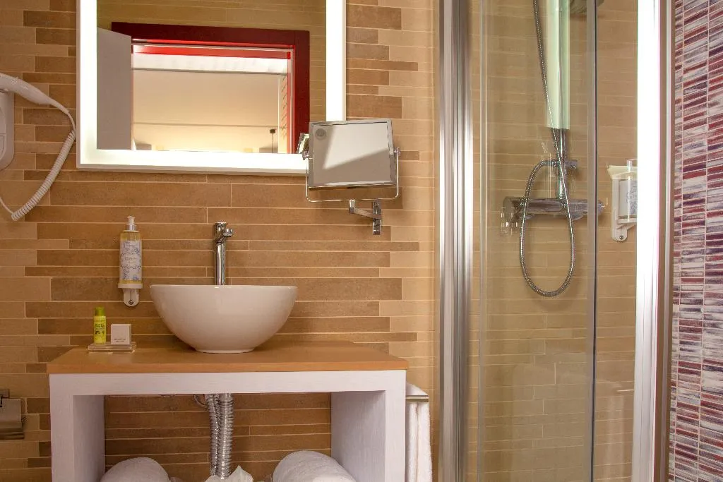 Double or Twin STANDARD Room, Be Poet Baixa Hotel, Lisbon